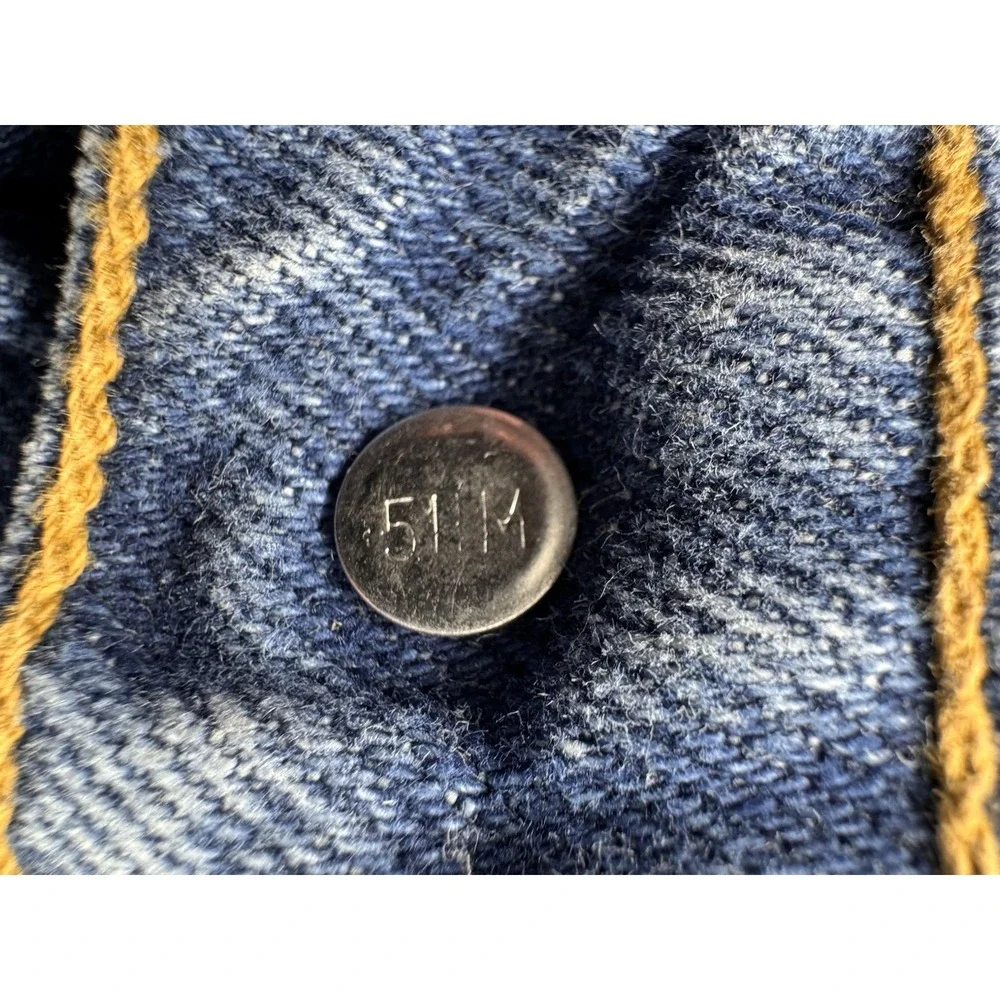 Levis jeans description